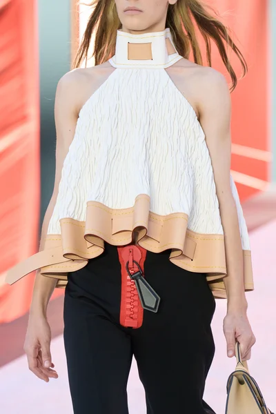 Look 92